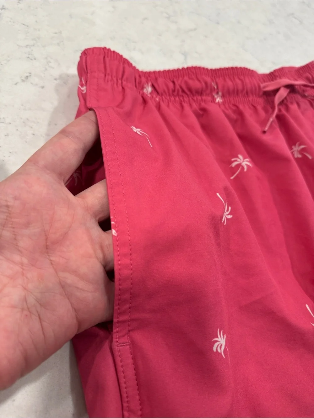 OLD NAVY Mens M Pink Palm Print Novelty Shorts Lining Pockets Elastic Drawstring